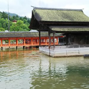 厳島神社の神楽殿