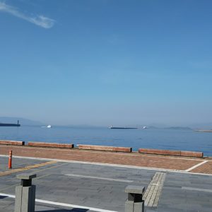 高松港から見た瀬戸内海