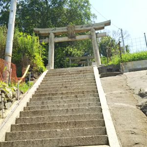 島内でひときわ高い場所に鎮座する豊玉姫神社