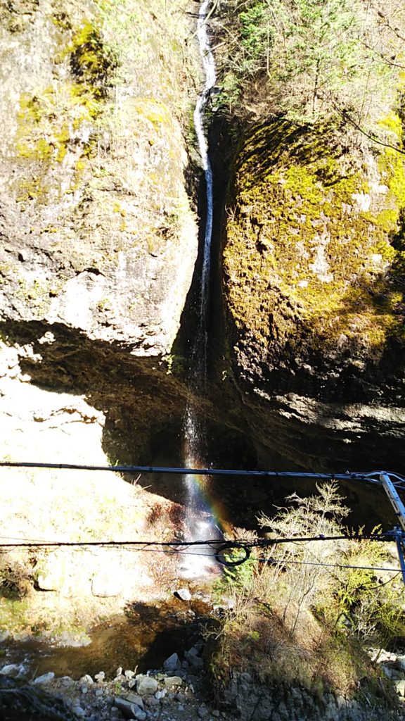 榛名神社 瓶子の滝と虹