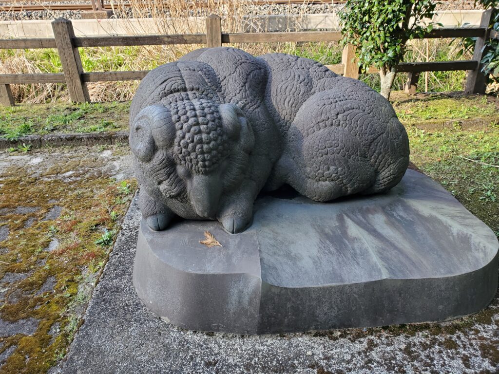 杉並木公園ギャラリーの羊像