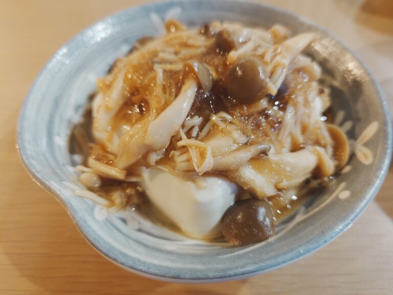 蒸し豆腐のみぞれきのこ餡かけ