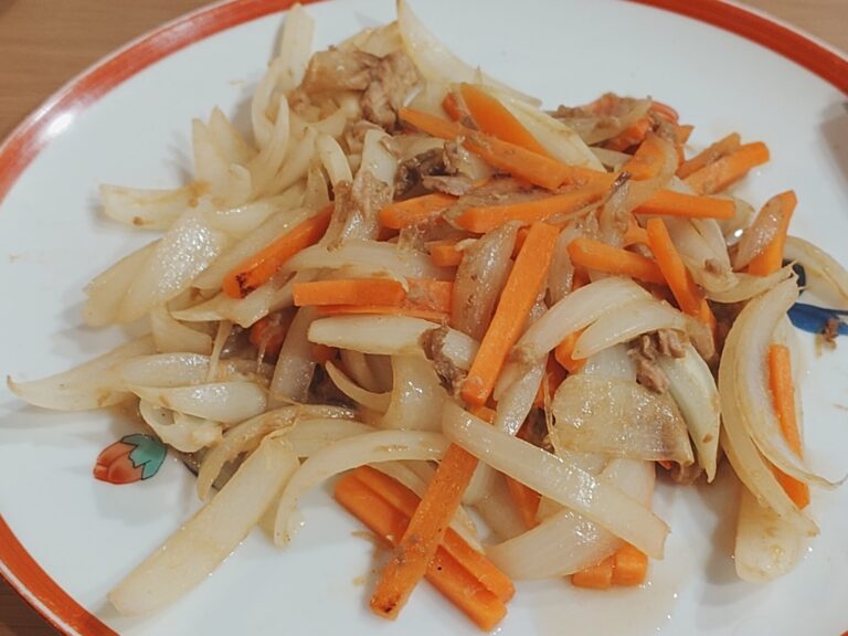 人参と玉葱とツナ缶のカレー炒め