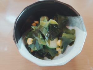 胡瓜とワカメとコーンの酢の物