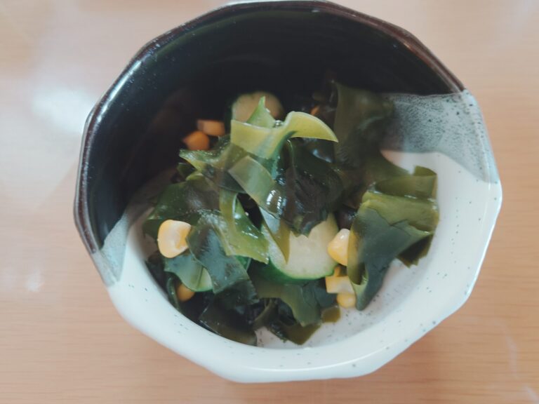 胡瓜とワカメとコーンの酢の物