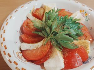 トマトと豆腐のカプレーゼ