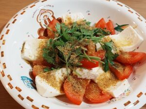 トマトと豆腐のカプレーゼ