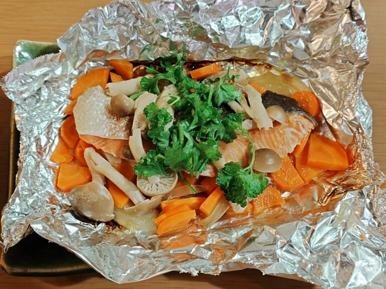 秋鮭とキノコのバターホイル焼き