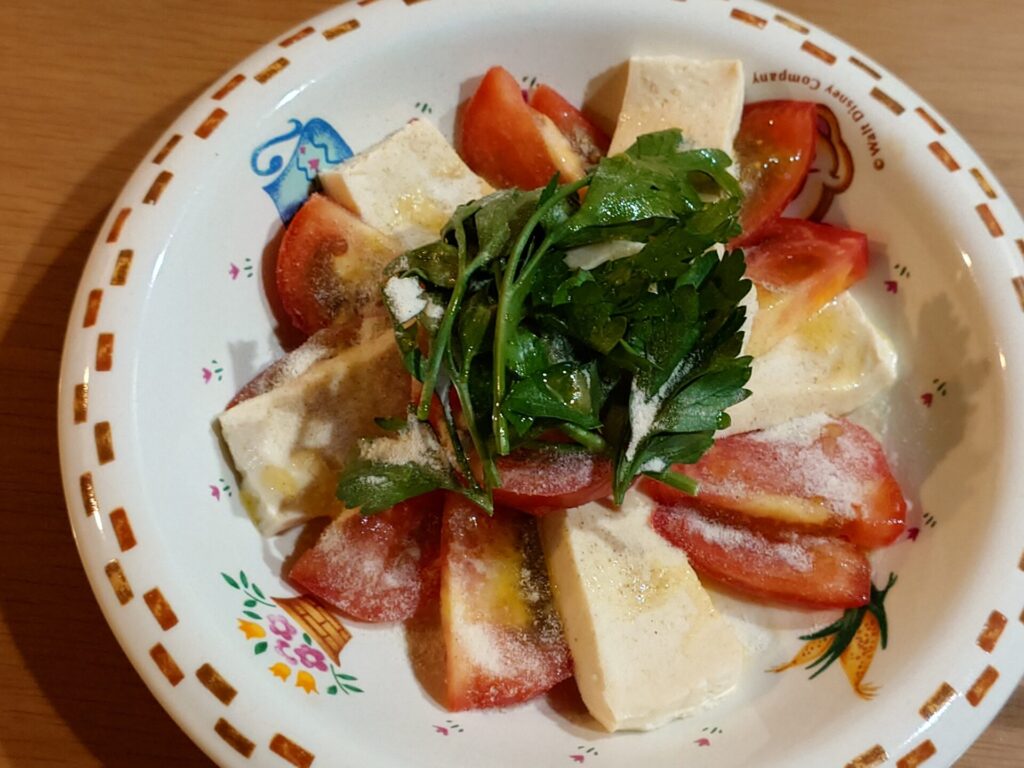 トマトと豆腐のカプレーゼ