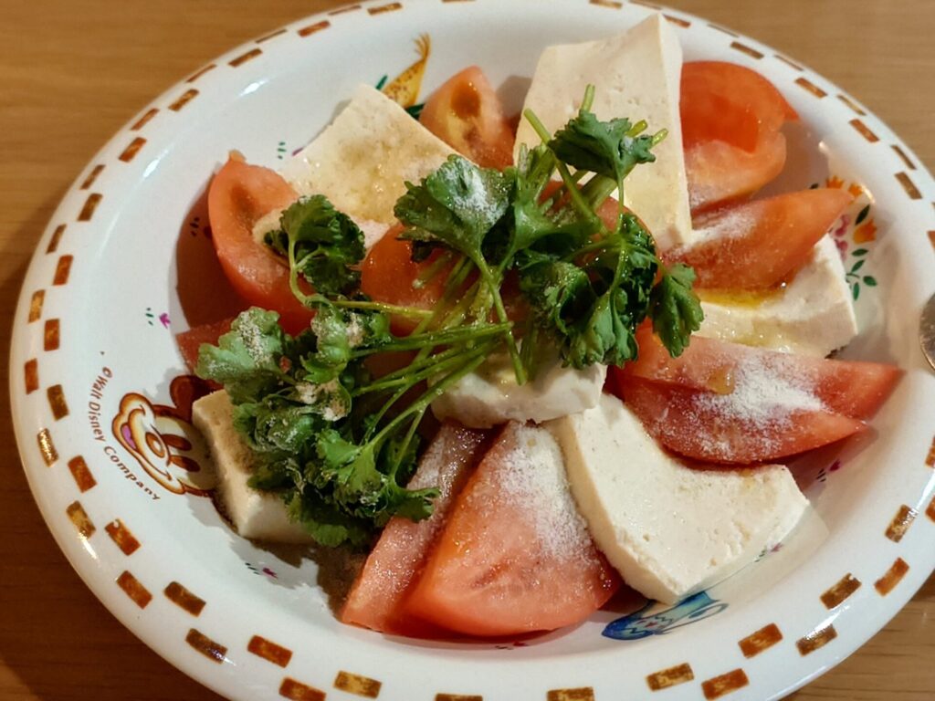 トマトと豆腐のカプレーゼ
